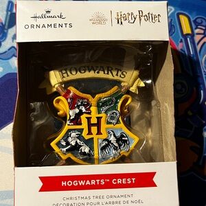 2023 Hallmark Ornaments Harry Potter Hogwarts Crest Christmas Tree Ornament NEW